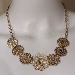 Rose gold flowery thin shapes Necklace